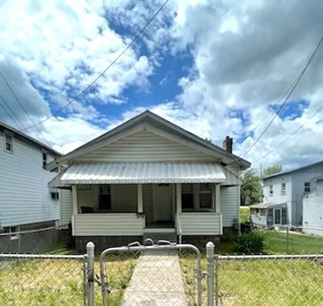 Newly Renovated Two Bedroom Home on Washin... - Newly Renovated Two Bedroom Home on Washin...