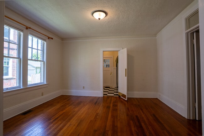 Photo - 2733 Herschel St Unidad First floor