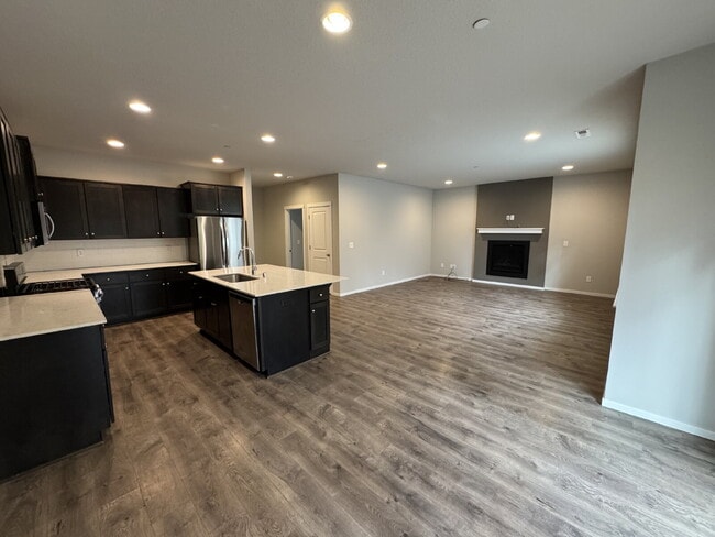 Photo - 5 Bedroom Camas Home, Spacious, Fenced Bac...