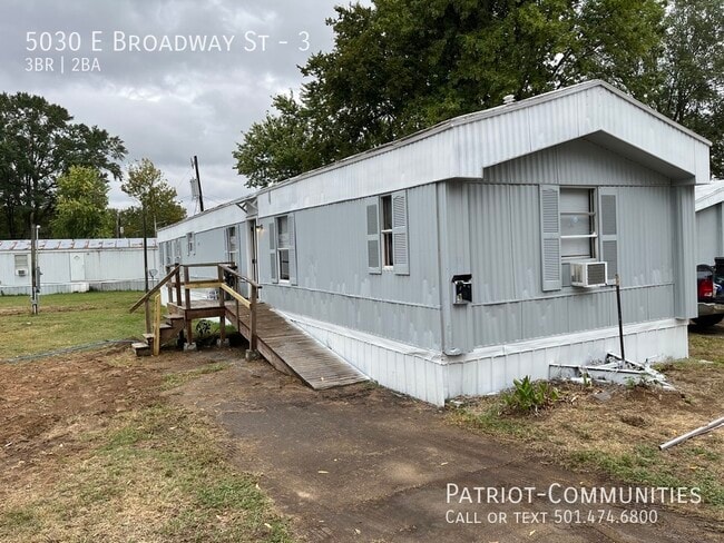 Building Photo - 5030 E Broadway St Rental