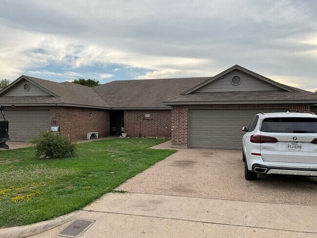 Photo - 10220 Lilac Ln Unidad 10220 B Lilac