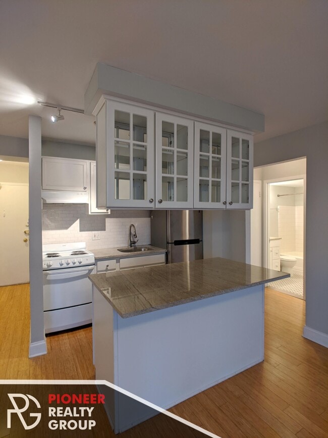 Photo - 429 W Wellington Ave Unit 12D