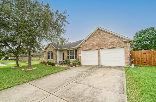 Photo - 387 Henderson Ln