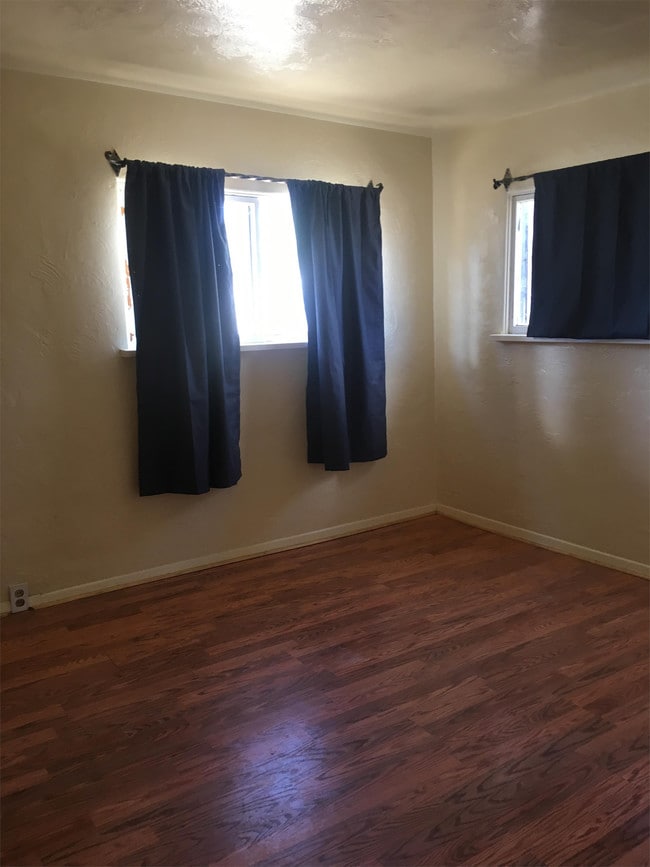 Photo - 129 1/2 W 3rd St