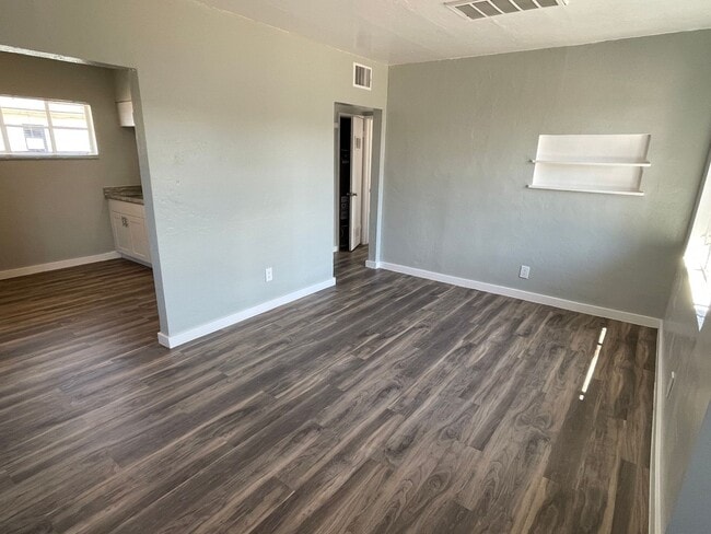 Photo - Remodeled Two Bedroom, End Unit with A/C and Large Fenced Yard at La Terraza!! Unit Forg2132C