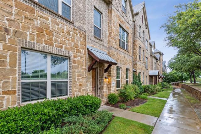 Photo - 593 W Royal Ln Townhome