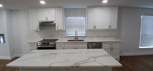 Building Photo - Updated Fort Worth Gem — Over 2,000 Sq Ft, Fireplace & Two Living Spaces