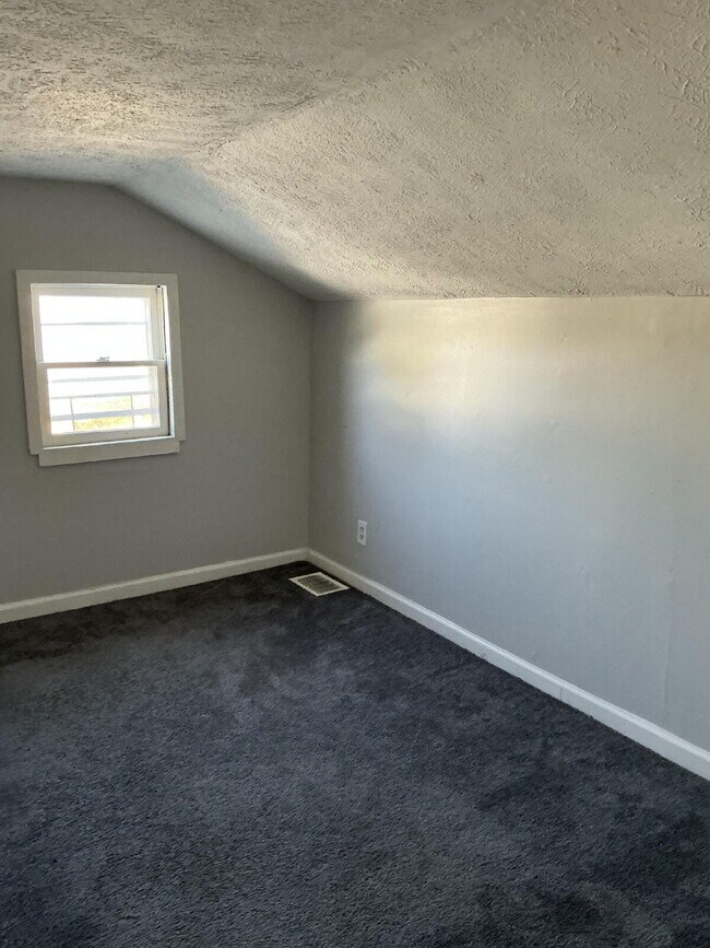 Photo - 288 Fernwood Ave