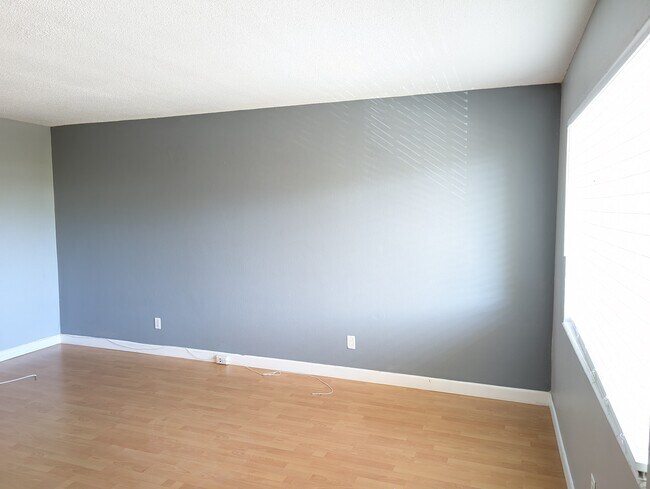 Living Room - 3061 NE 49th St Unidad 17 Rental