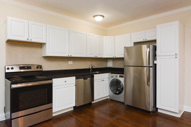 Photo - 3345 N Marshfield Unit 803