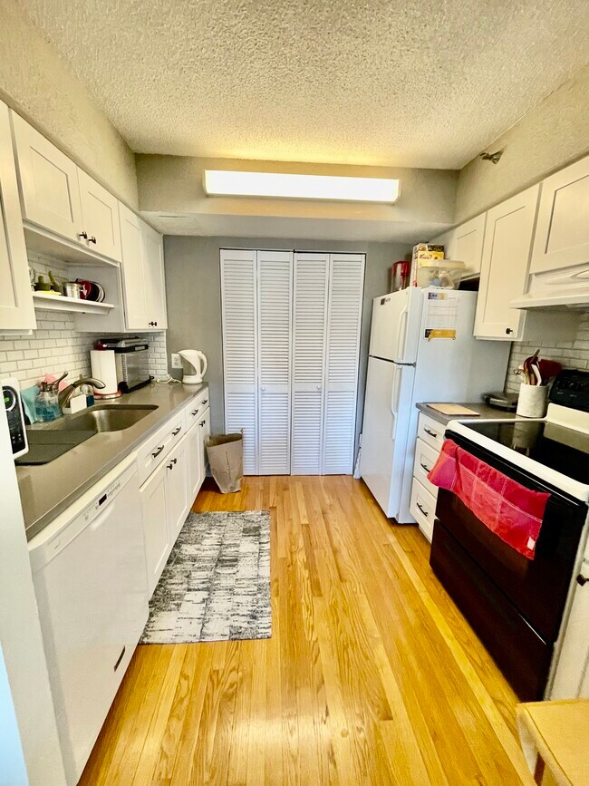 Photo - 1731 Beacon St Unit #425