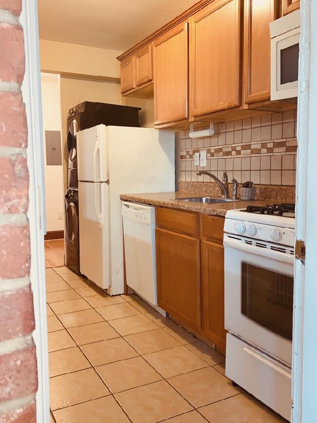 kitchen - 1826 C St SE