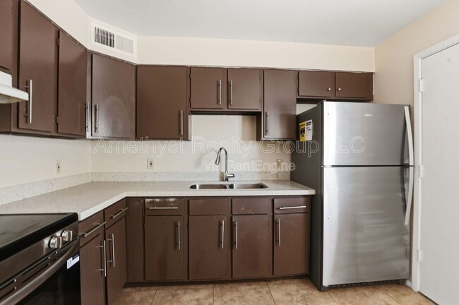 Photo - 317 E Vogel Ave