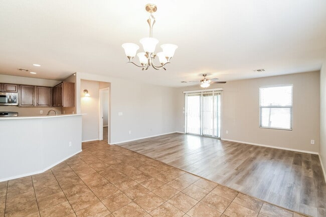 Photo - 1126 E Daniella Dr