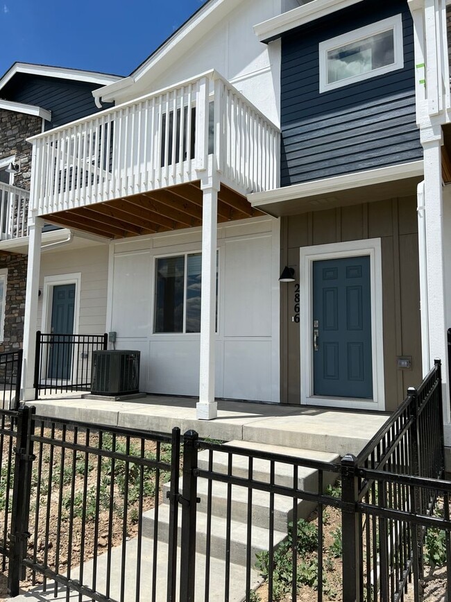 Building Photo - Brand New Townhome with fine finishes ready for you to enjoy. Great views!