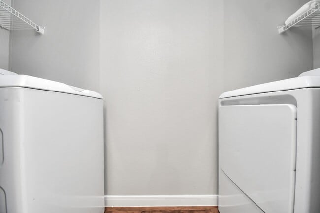 Building Photo - 6777 Sommerall Dr Unit 1636