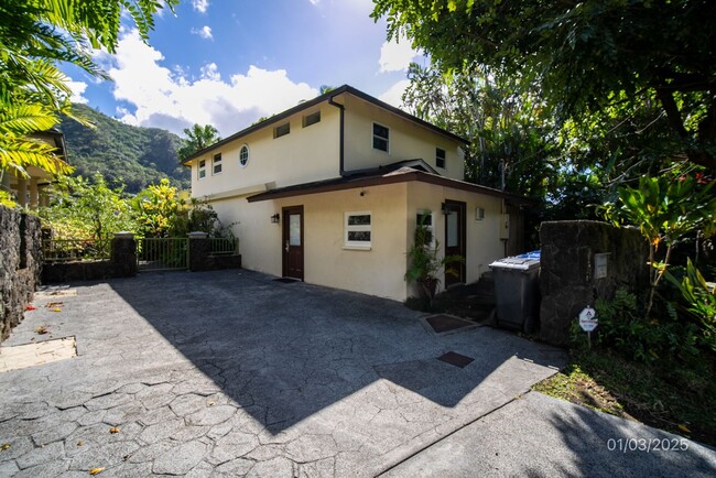 $5000.00 2bd/3ba Single Family Home in Nuuanu - $5000.00 2bd/3ba Single Family Home in Nuuanu