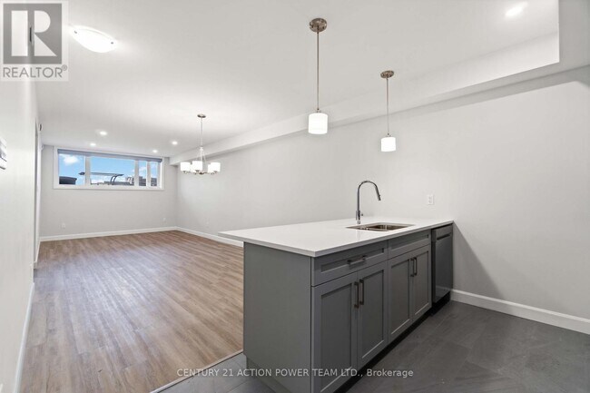 Photo - 362 Hazel Crescent Unité A