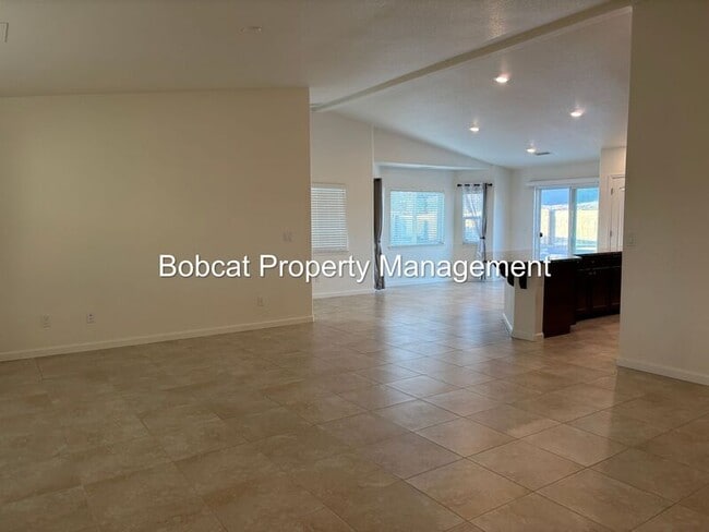 Photo - 100 Deschutes Dr