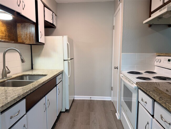 Photo - 2101 6th Ave N Unit 6