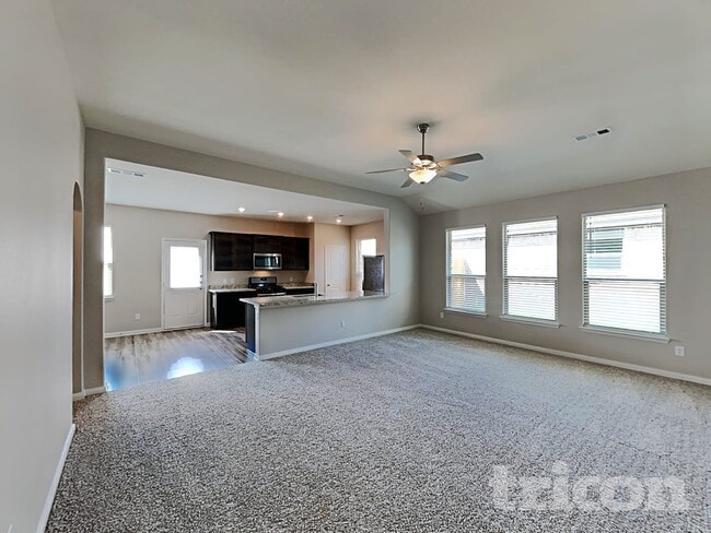 Photo - 900 Clark Dr