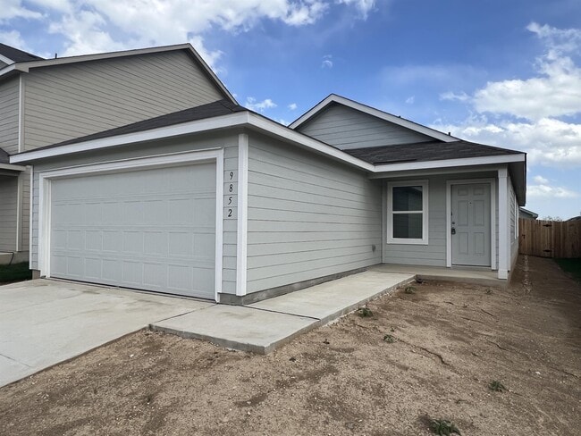 Building Photo - 9852 Butte Crk Rental
