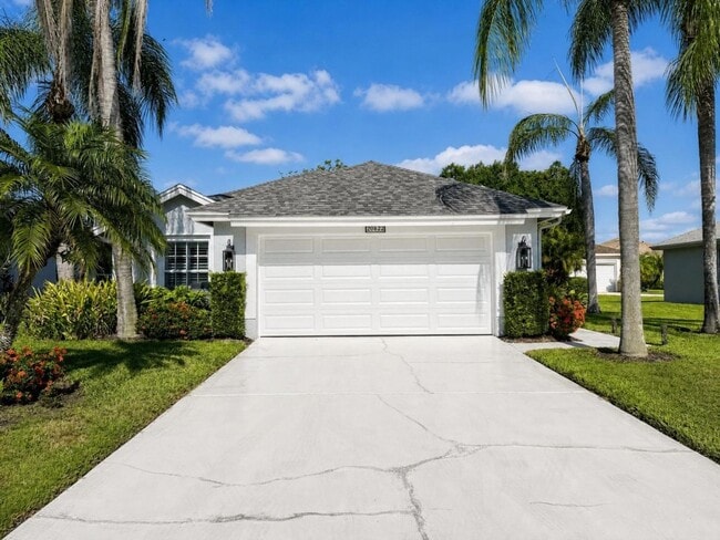 Building Photo - Beautifully renovated 3/2 home now available in the desirable Villages at Country Creek!