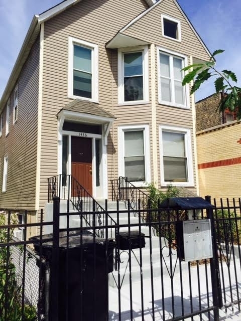Building Photo - 1436 W Montrose Ave Unit 2 Rental