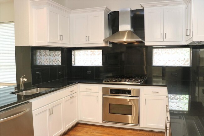 Photo - 3718 Dorothy Ave