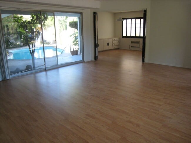 Photo - 13203 Moorpark St Unit 1