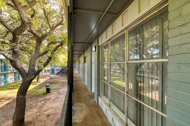 Ridglea Square Apartments