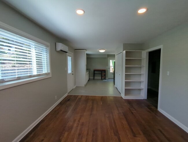Photo - CUTE 2 Bedroom House in St Elmo