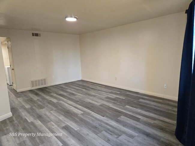 Photo - 2971 Portsmouth Dr Unit #2