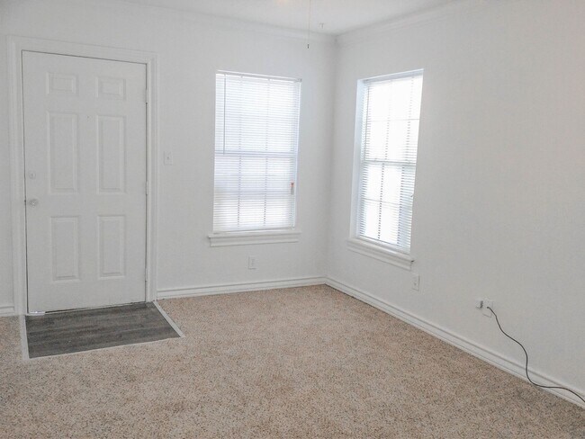 Photo - 1 bed 1 bath Close to Texas Tech Pre-Leasing