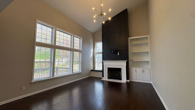 Photo - Beautiful and Spacious