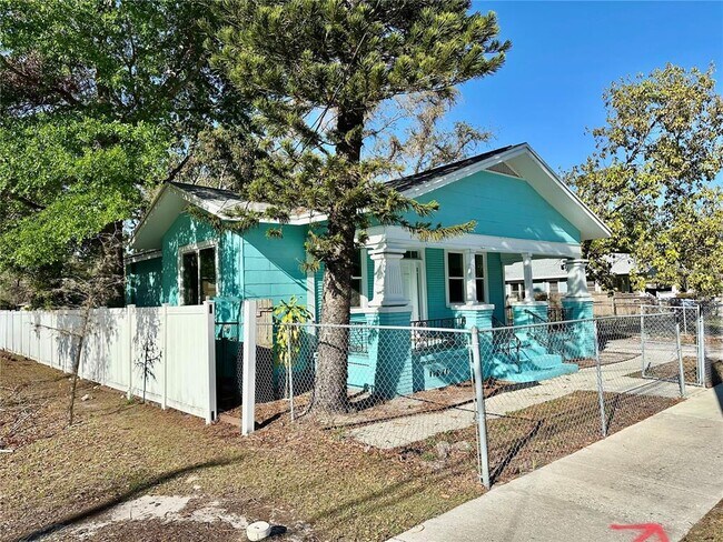 Photo - 1504 E 33rd Ave