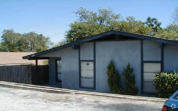 2813 Parker Ln - 2813-3001 Parker Ln