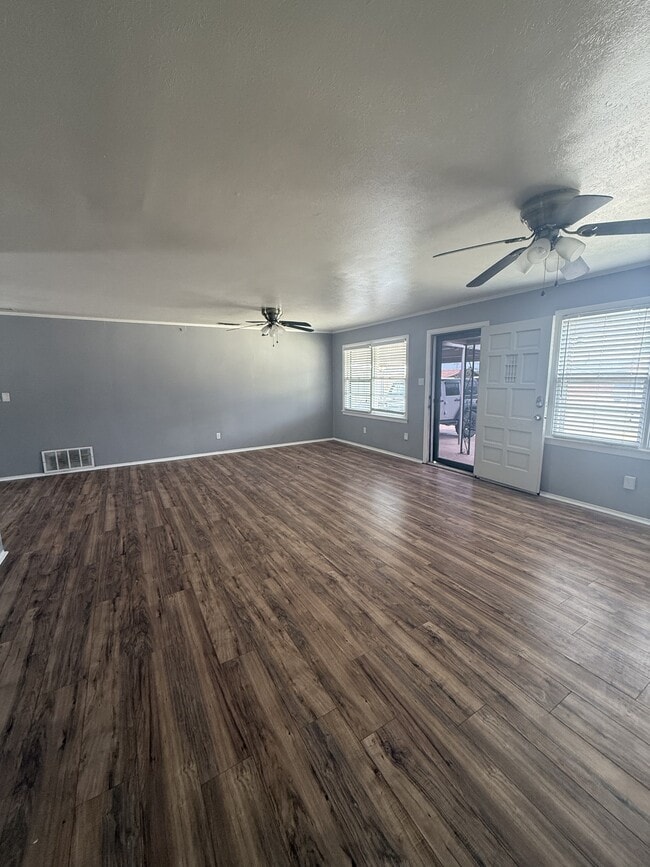 Photo - 2015 44th St