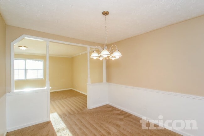 Photo - 2889 Darrah Ct SW