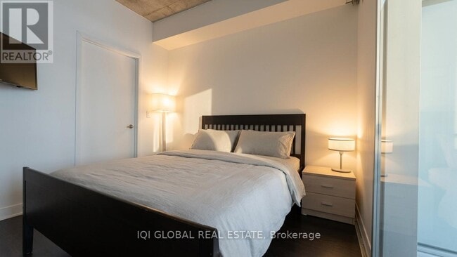 Photo - 478 King St W Unit 406