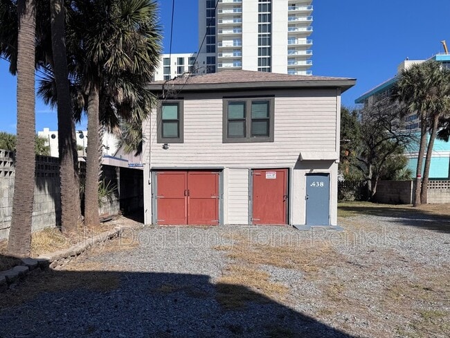 Building Photo - 438 N Grandview Ave