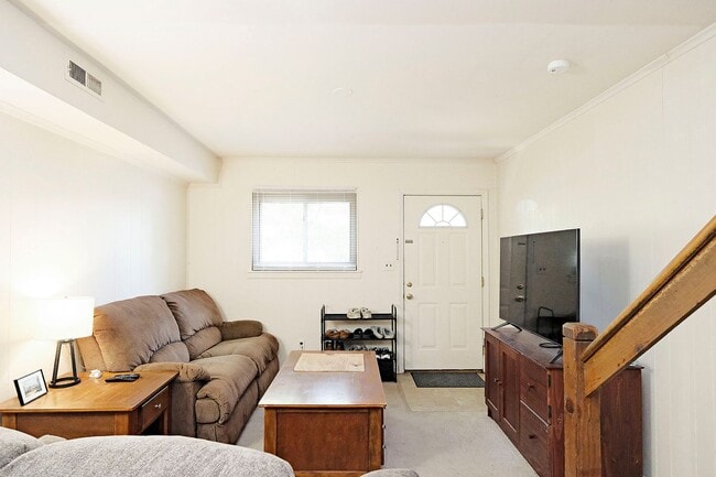 Photo - Student-Friendly JPA Condo Near UVA Ground...