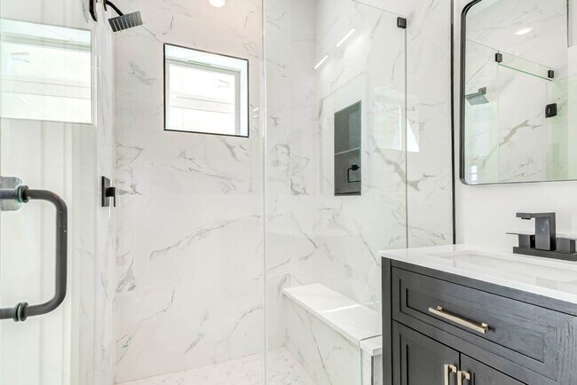 Photo - 5634 Dolores St