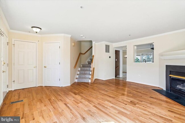 Photo - 2011 Rosecrans Ct Townhome