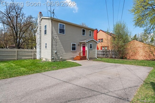 Photo - 3260 Sashabaw Rd