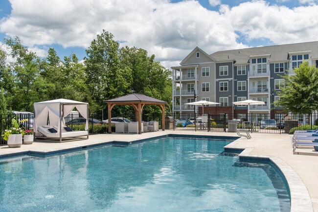 Commonwealth Apartments