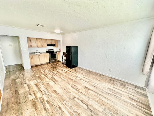 Photo - Charming 1/1 in the Heart of Tower District