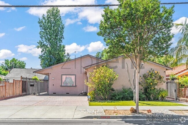 Building Photo - 41345 Roberts Ave Rental