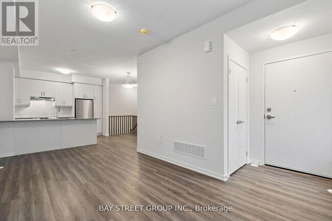 Photo - 31 Honeycrisp Cres