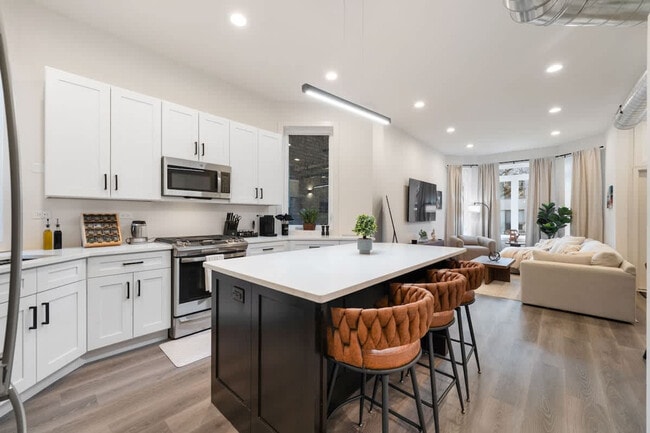 1543 N Claremont Ave Unit SI ID1244947P